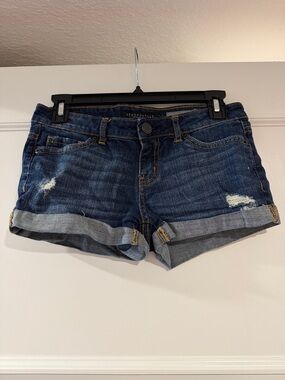 Aeropostale Dark Indigo Rolled Cuff Distressed Denim Distressed Shorty Shorts 00